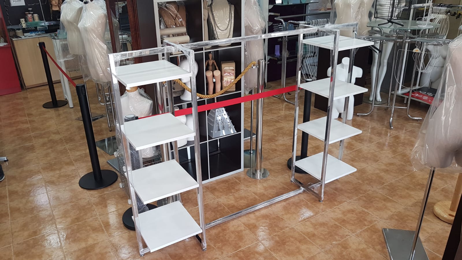 sistema modular metálico para retail
